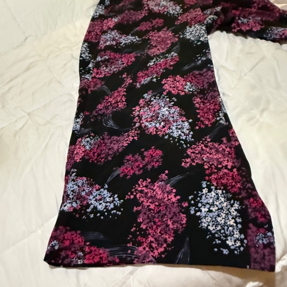 NWOT 26/28 Lane Bryant Floral Perfect Drape High Rise Wide Leg Pant With Pockets - Picture 3 of 14